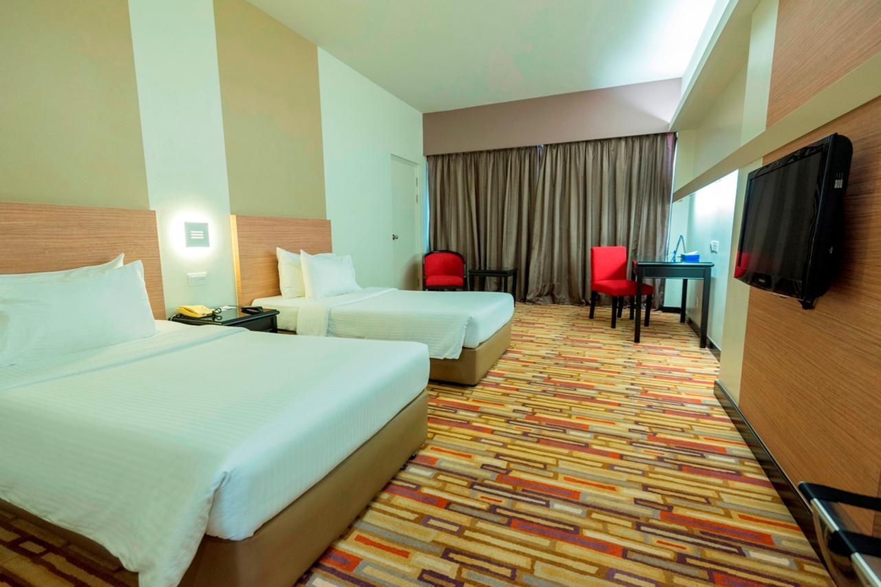 Harbour View Hotel Kuching Ngoại thất bức ảnh