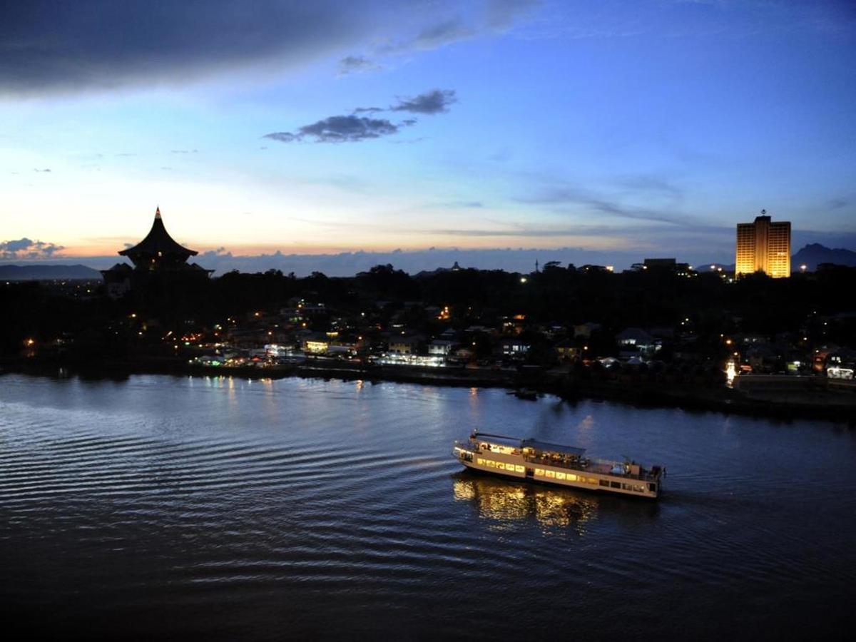 Harbour View Hotel Kuching Ngoại thất bức ảnh